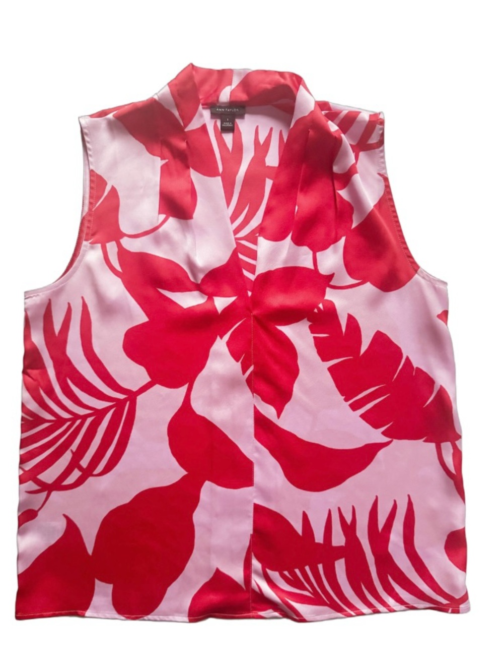 Ann Taylor red and pink tropical leaf print sleeveless V-neck shell top. Size Sm